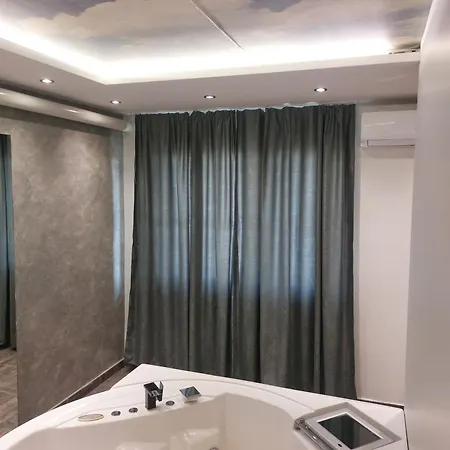 De Lux Maki * Μπάνια Λούκα
