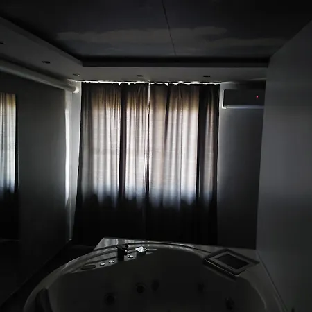 De Lux Maki Μπάνια Λούκα
