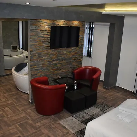 De Lux Maki Apartment *